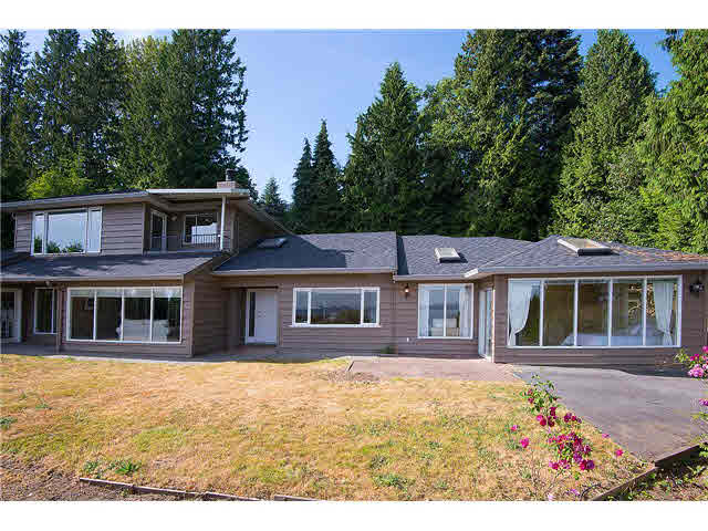2555 Rosebery Avenue, West Vancouver, BC