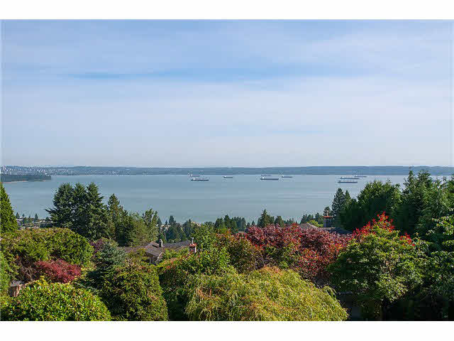 2555 Rosebery Avenue, West Vancouver, BC 4