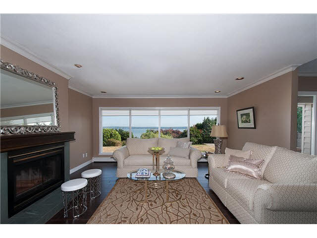 2555 Rosebery Avenue, West Vancouver, BC 10