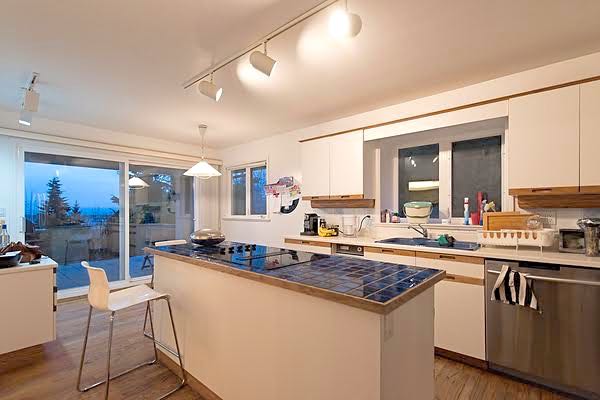 1392 Chartwell Drive, West Vancouver, BC 10