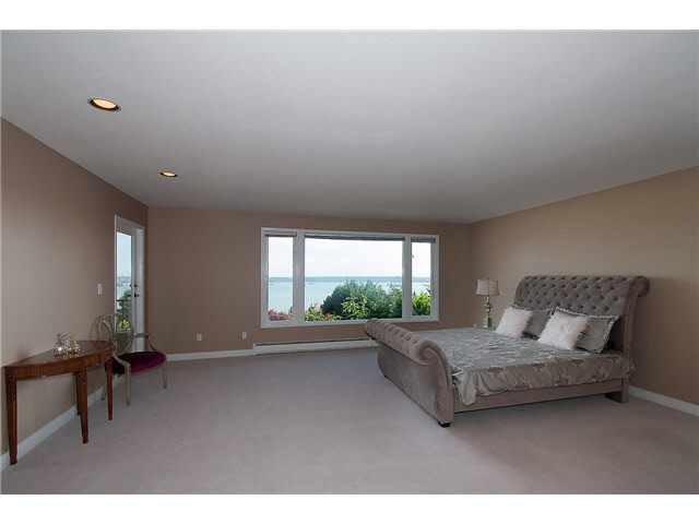 2555 Rosebery Avenue, West Vancouver 15