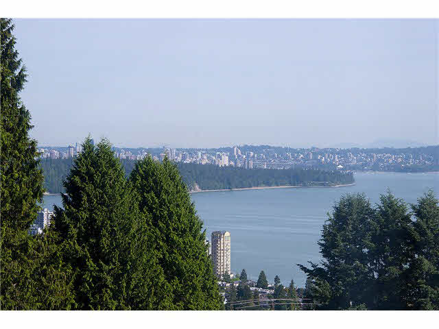 2555 Rosebery Avenue, West Vancouver 4