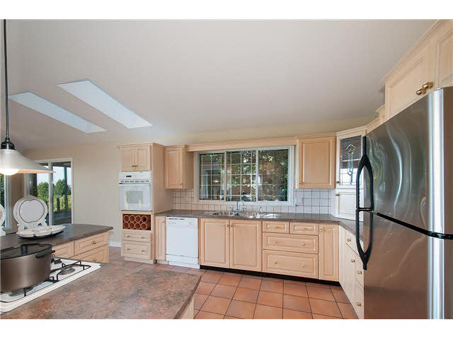 2555 Rosebery Avenue, West Vancouver 10