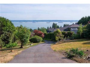 2555 Rosebery Avenue, West Vancouver