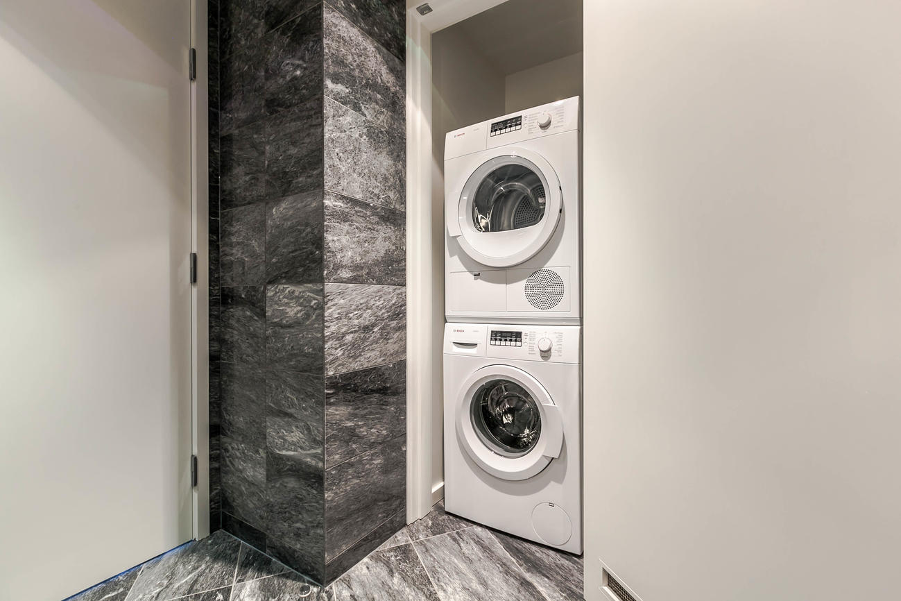 1151 W Georgia St Downtown Vancouver 18