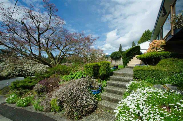 1241 Nepal Crescent, West Vancouver 18