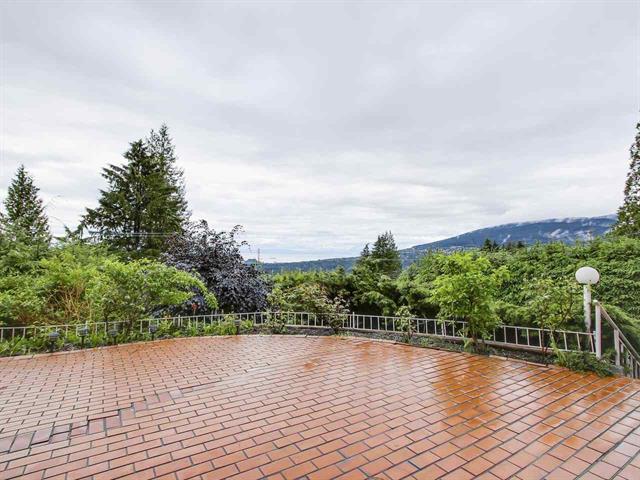 4828 Skyline Drive, North Vancouver 2