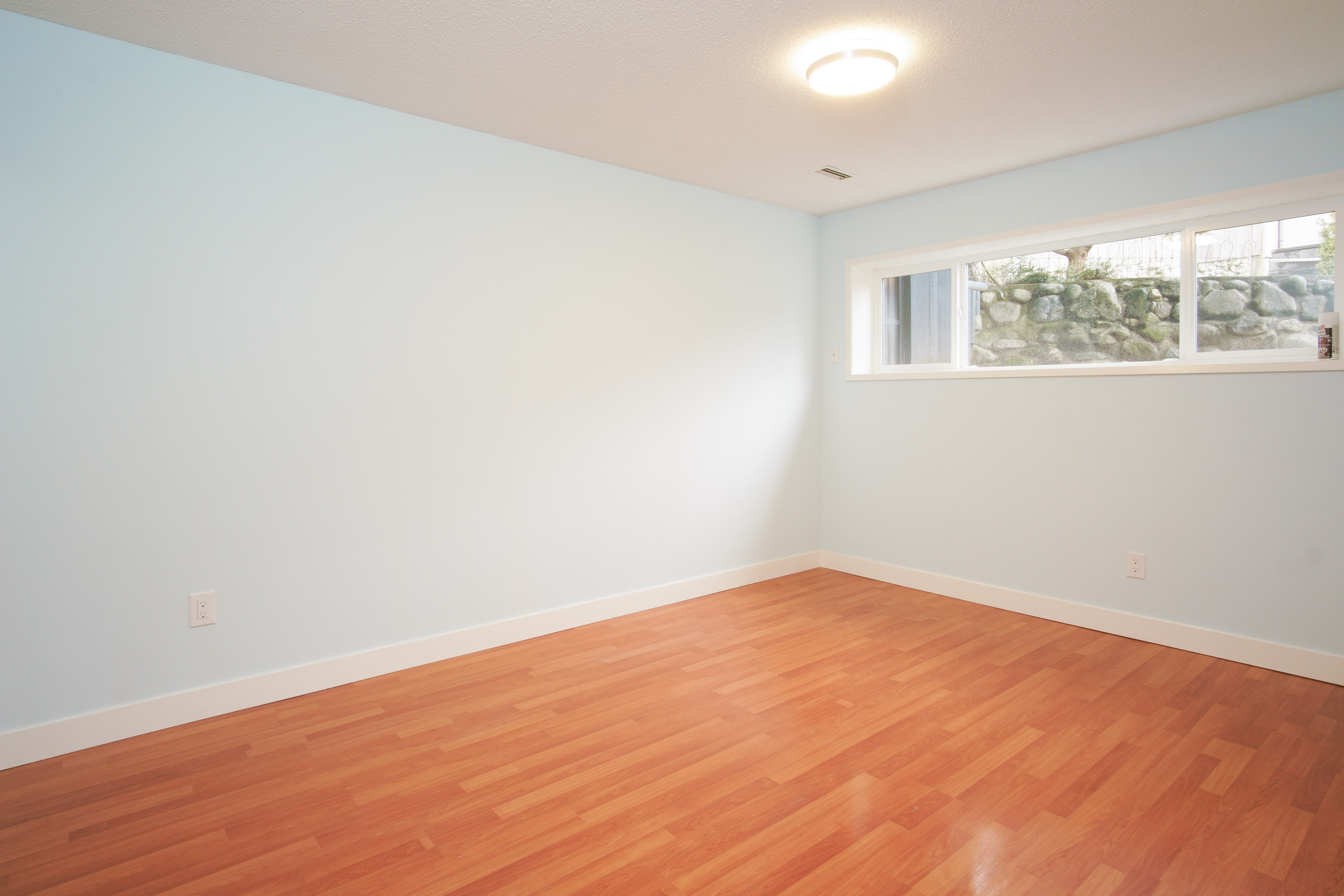 516 Ellis Street, North Vancouver 13