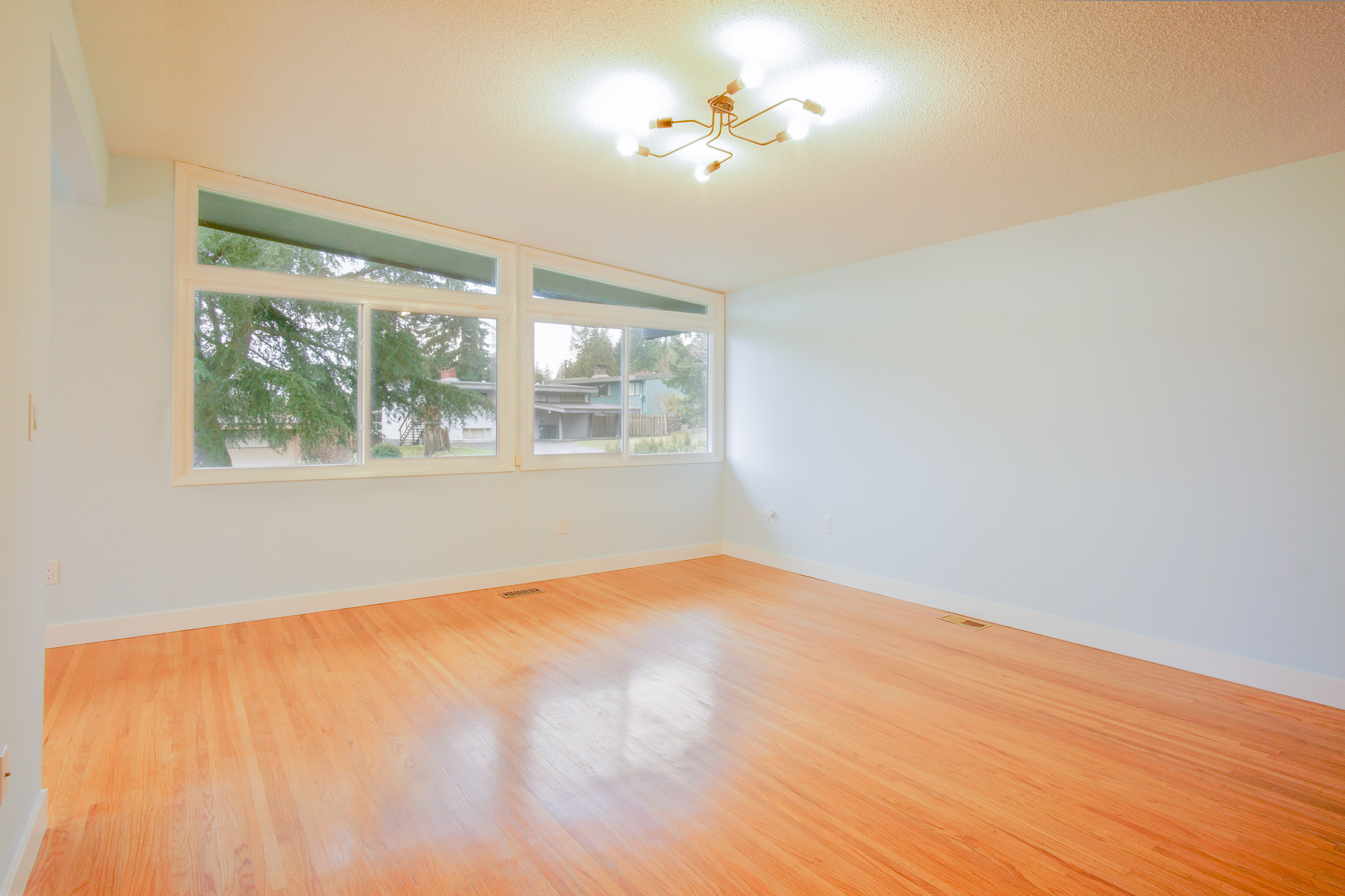 516 Ellis Street, North Vancouver 3