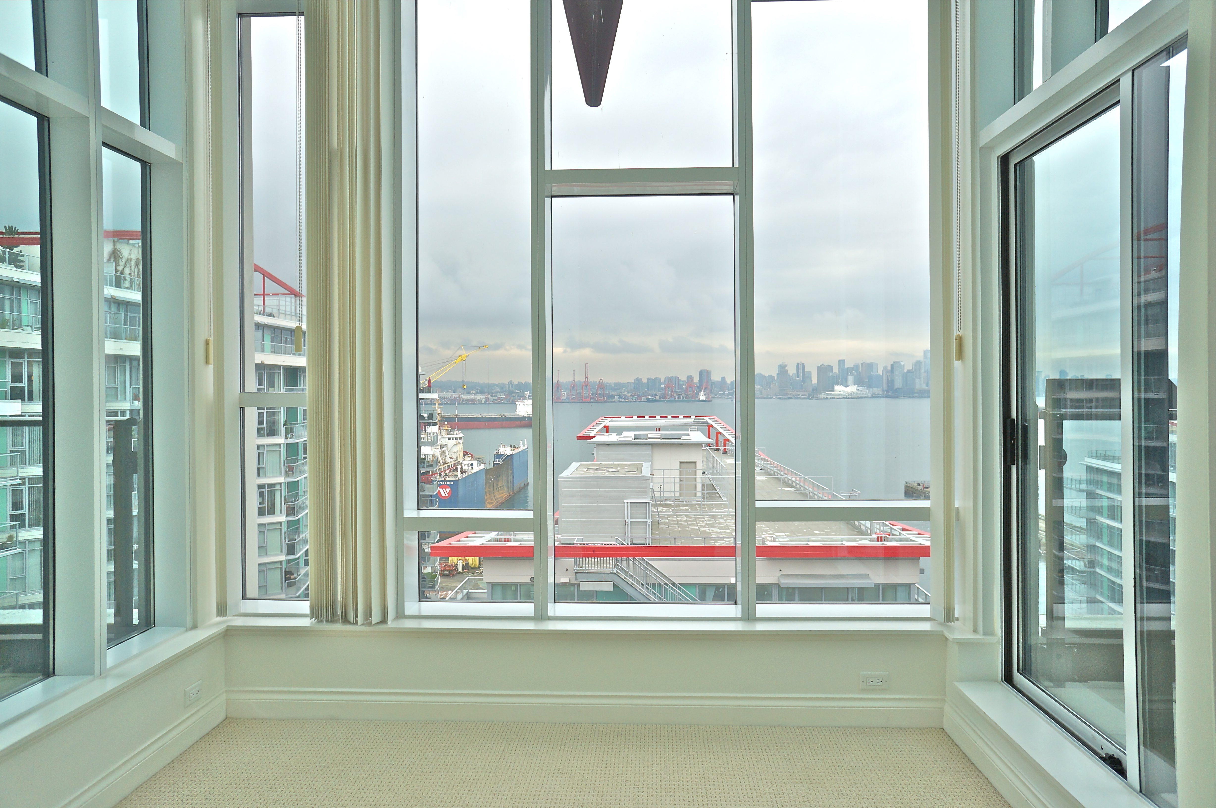 172 Victory Ship Way North Vancouver 11