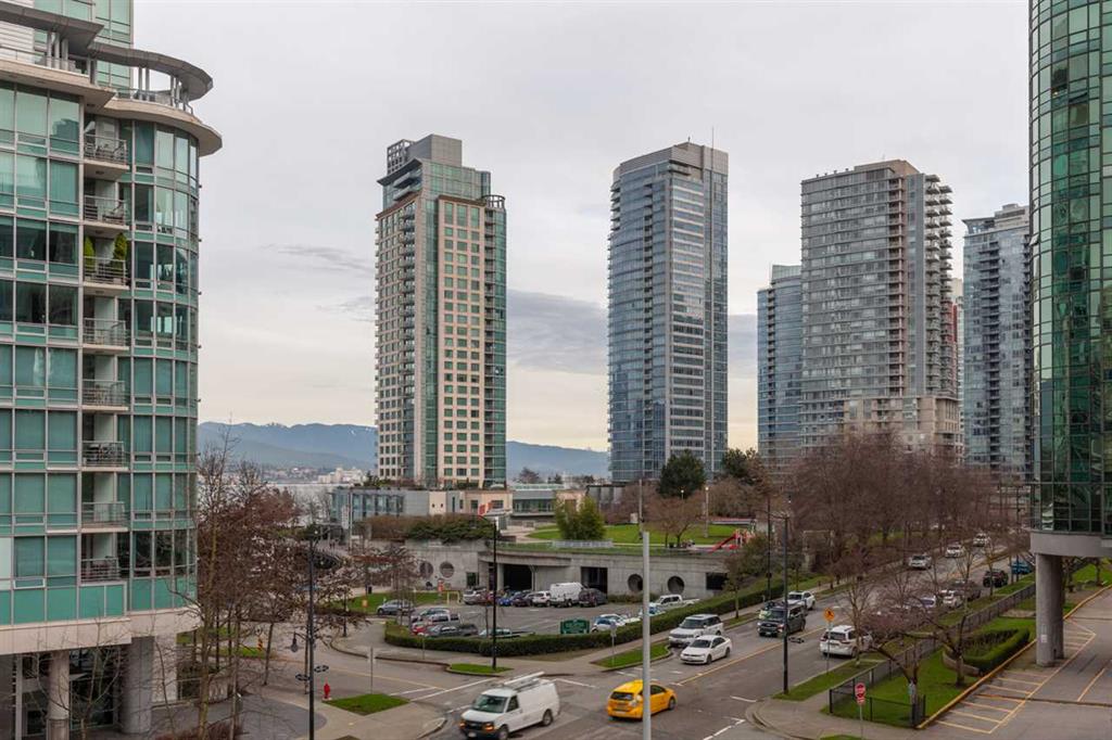 1409 W. Pender St Downtown Vancouver 9