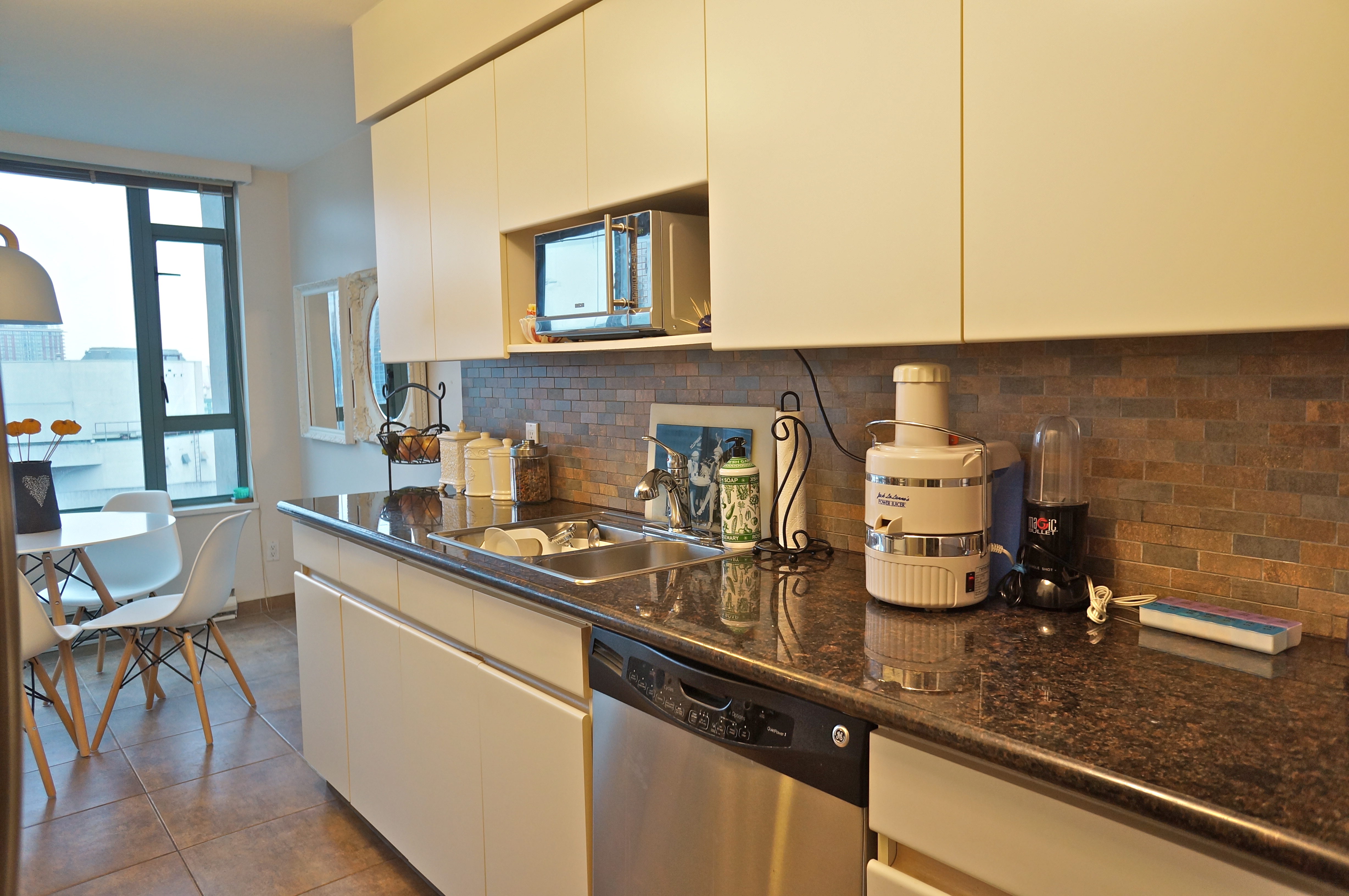 888 Hamilton St Downtown Vancouver 12