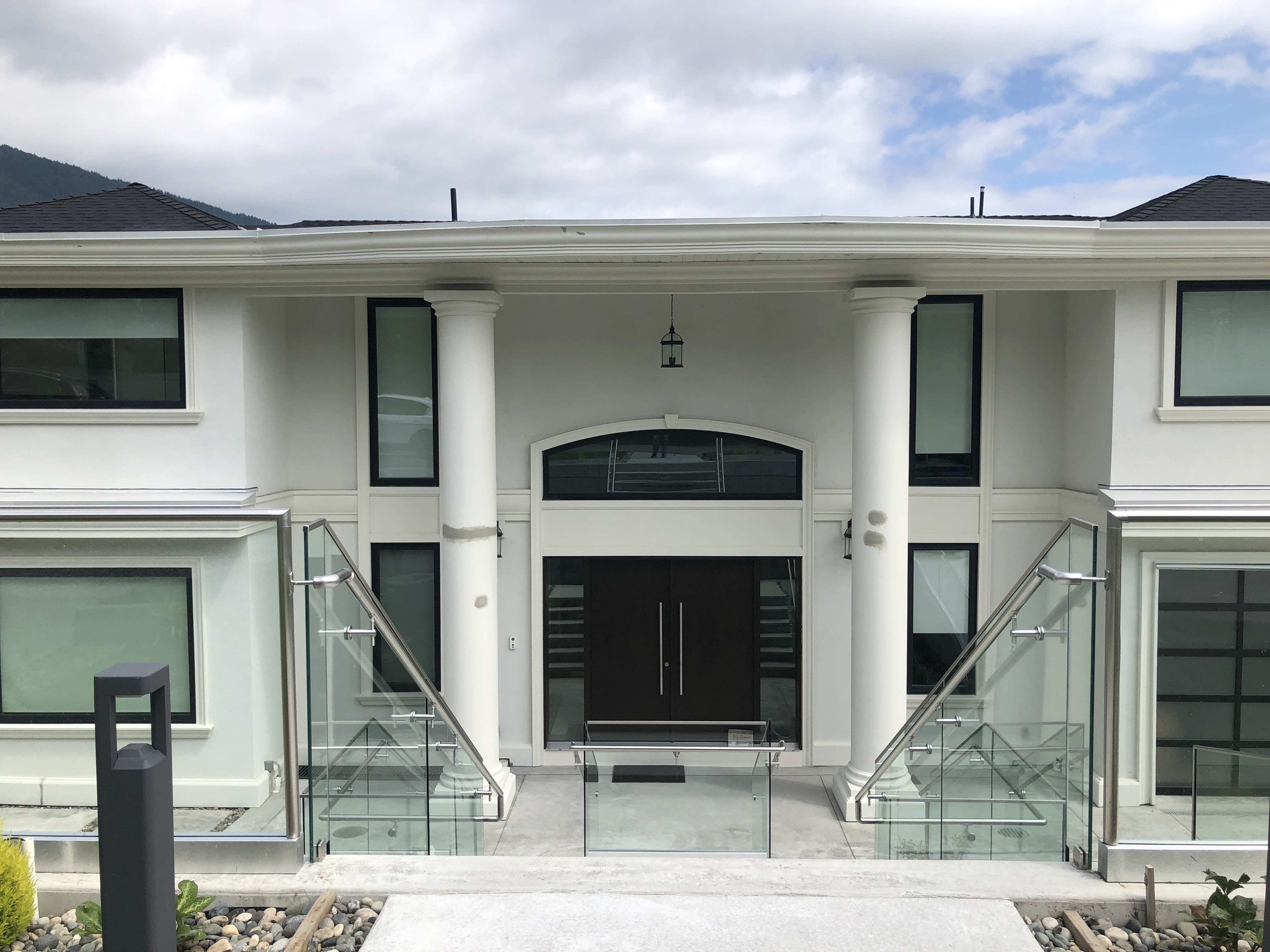 102 Glenmore Dr West Vancouver