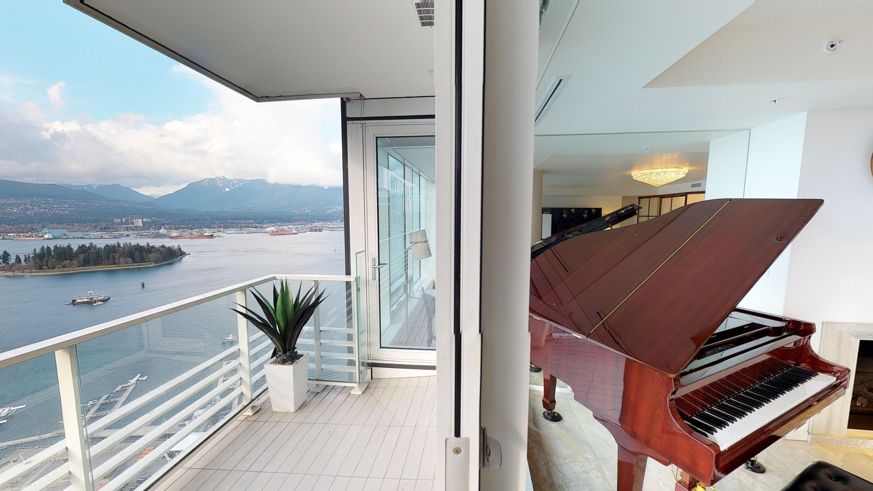 1011 W Cordova St Vancouver 9