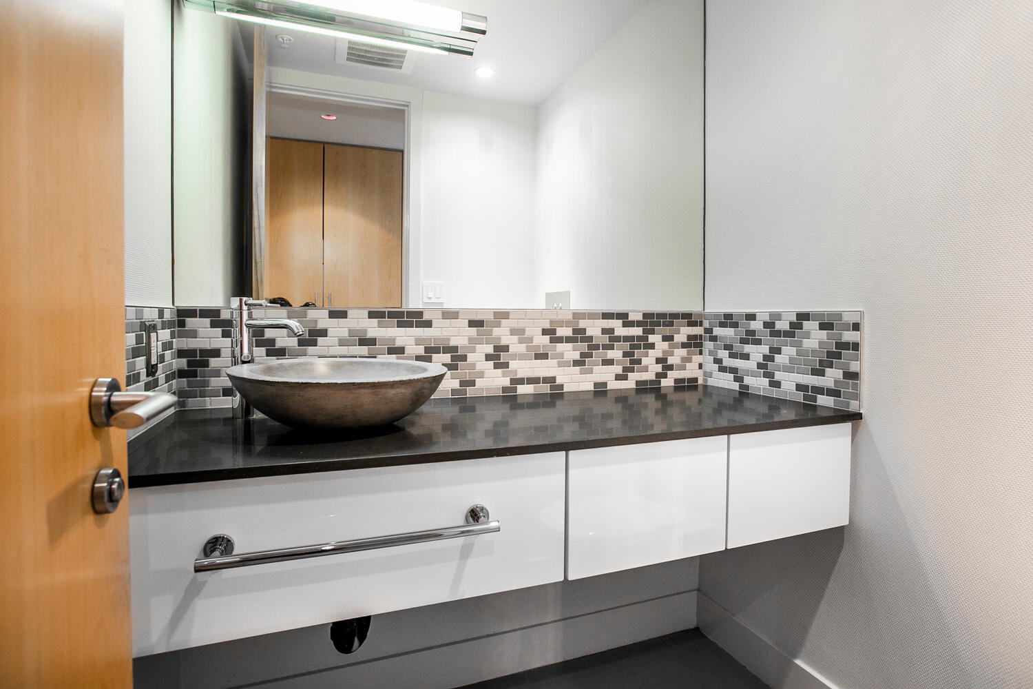 1077 w cordova st vancouver 7