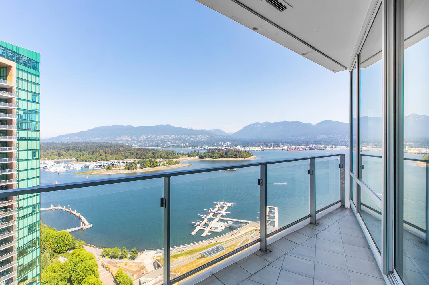 1077 w cordova st vancouver