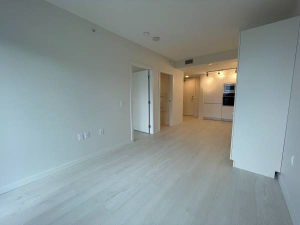 180 E 2nd Vancouver 6