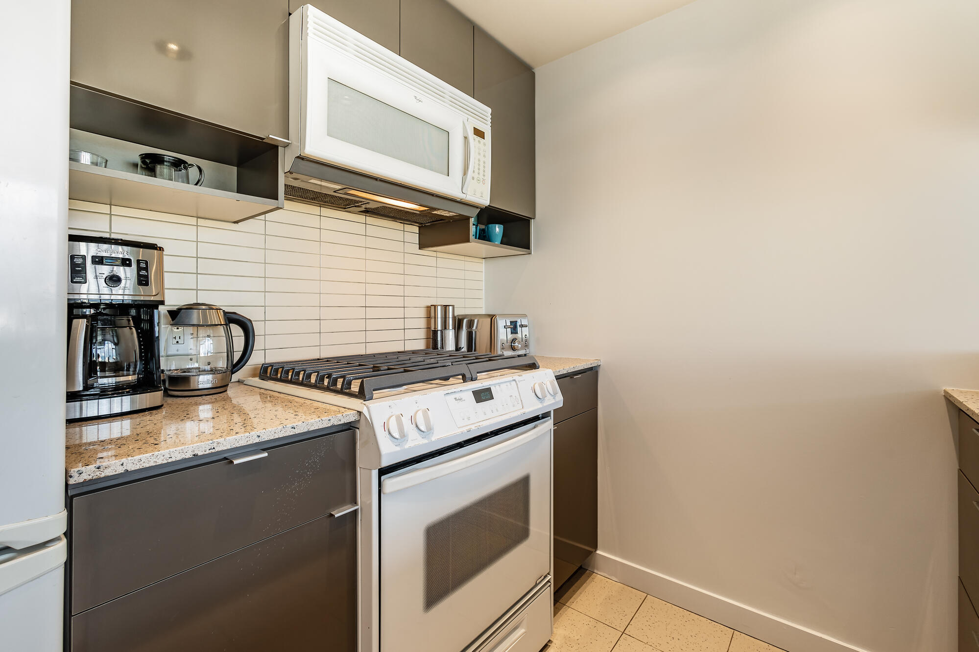 928 beatty st Vancouver 3