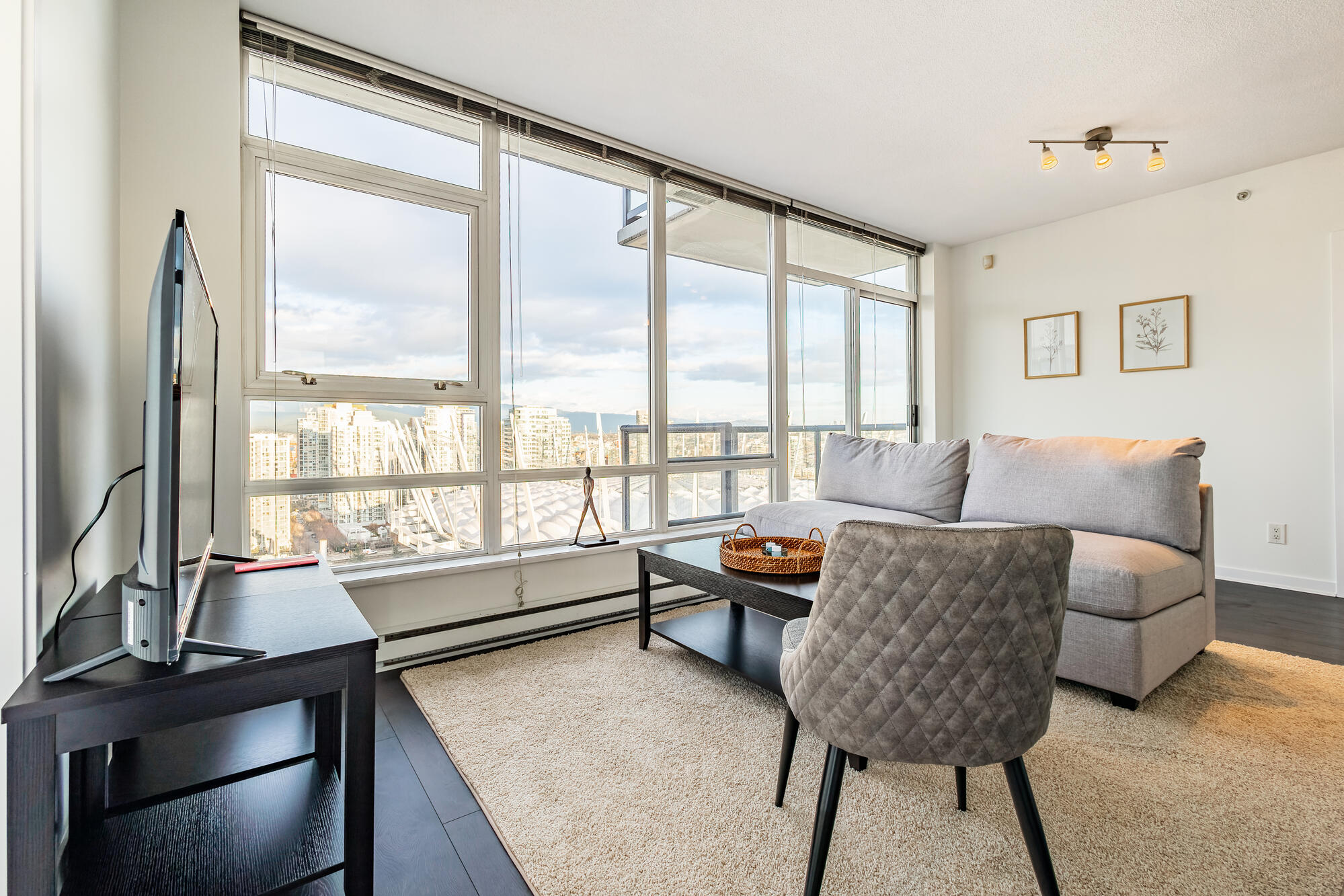 928 beatty st Vancouver 5