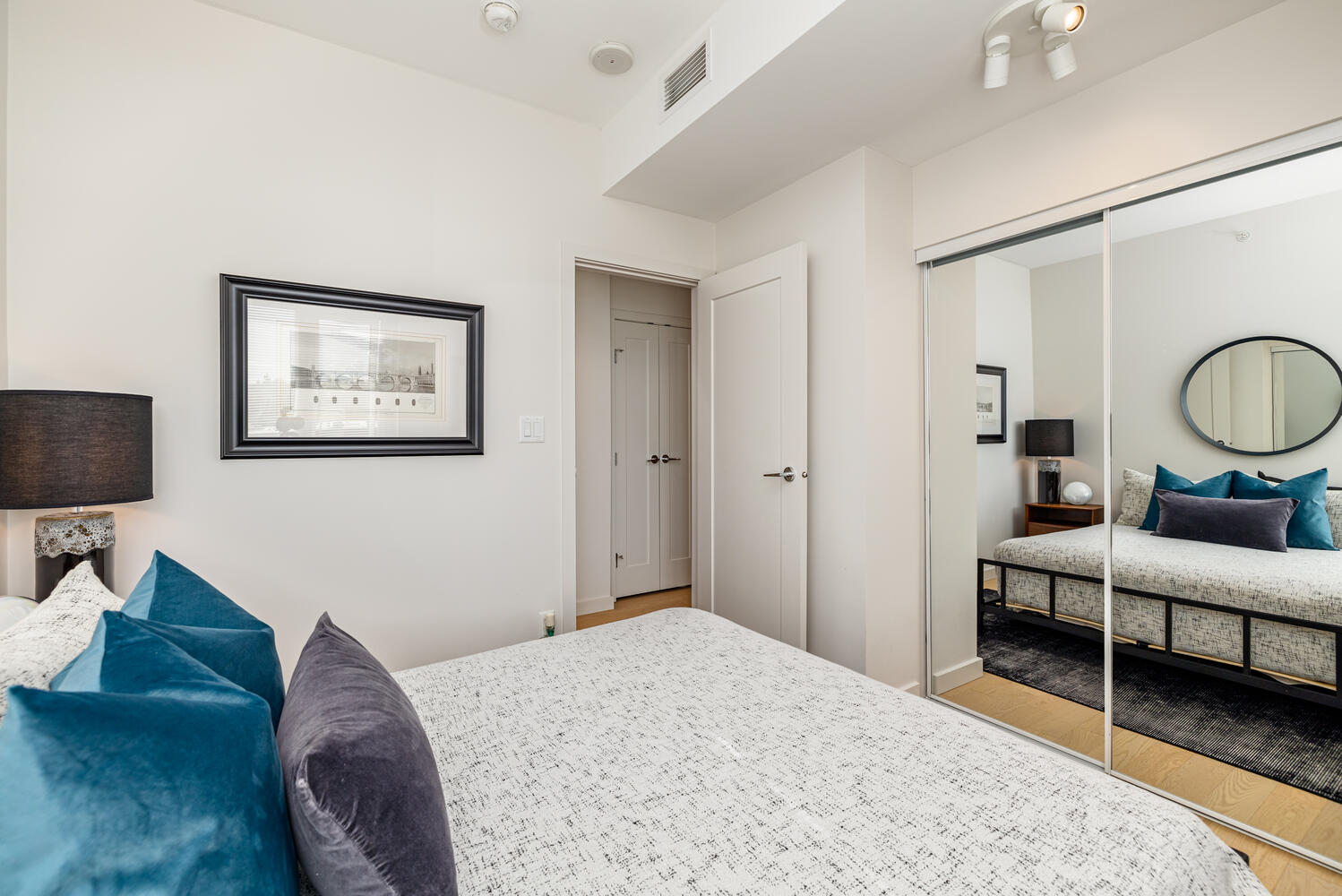 38 W 1st Vancouver 15