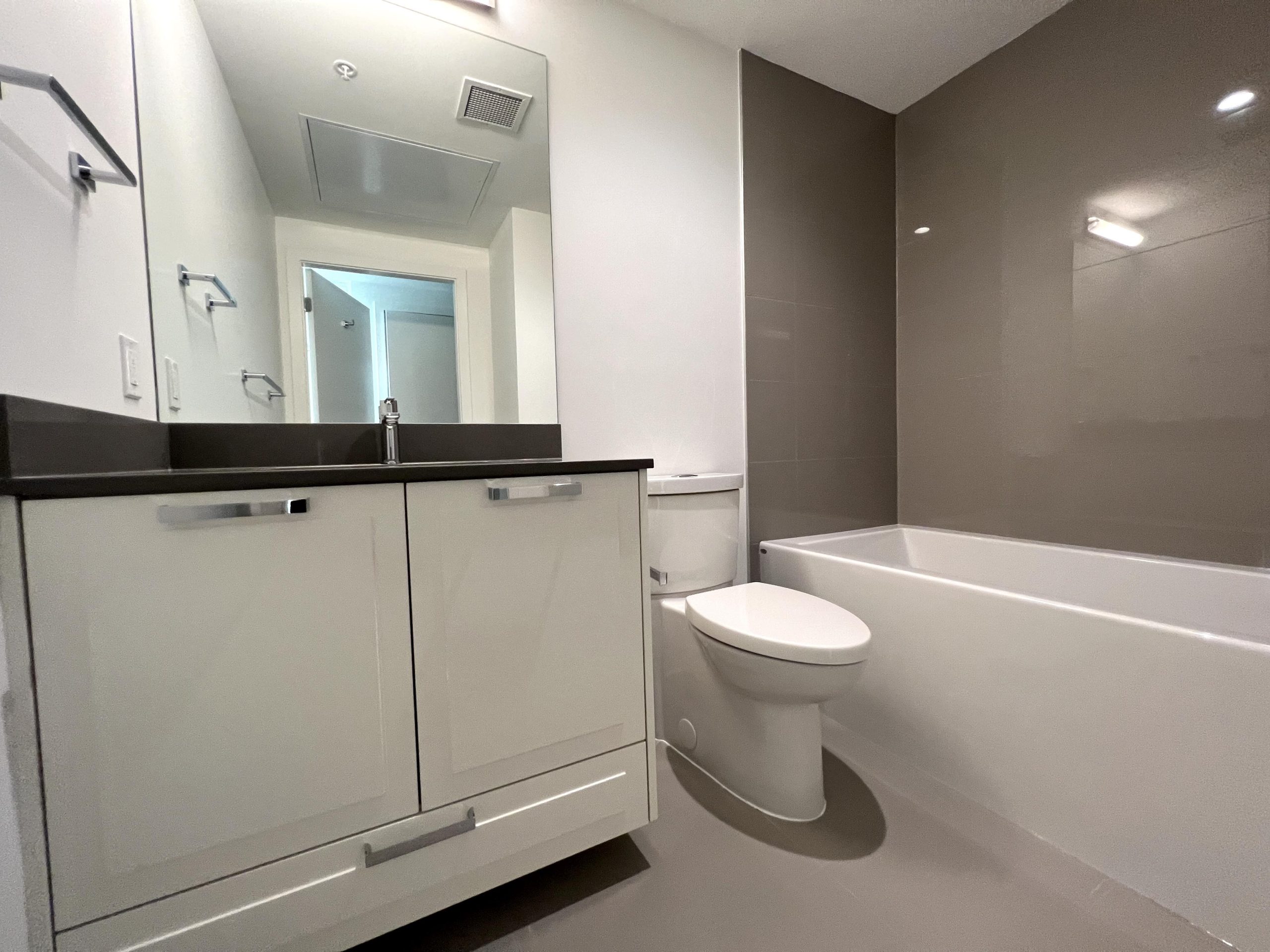1471 Hunter St North Vancouver 2