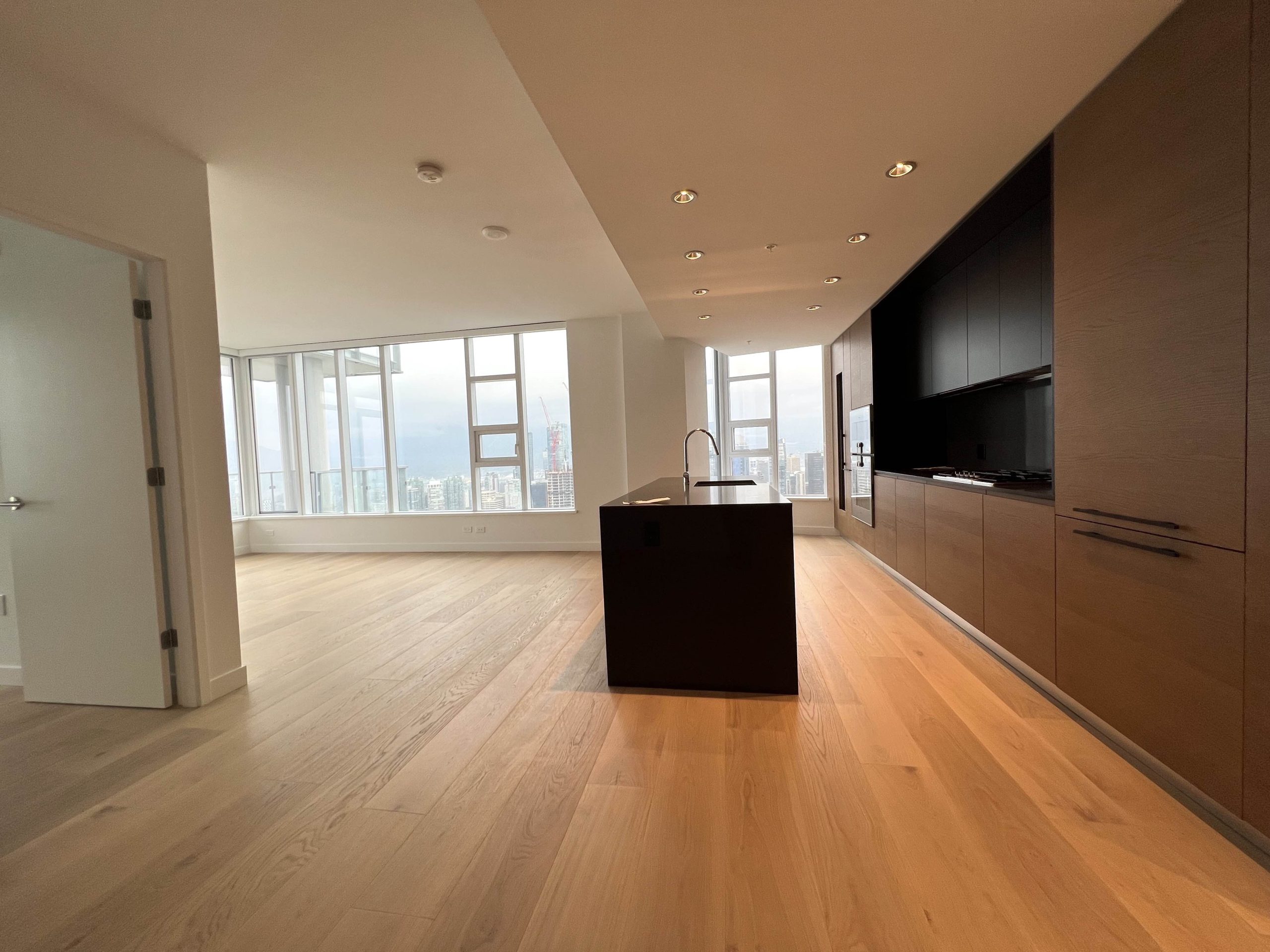 1289 Hornby st Vancouver 5