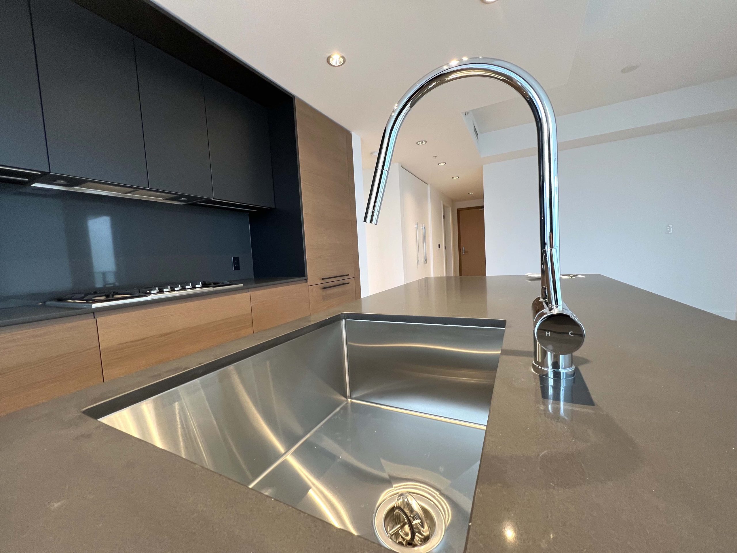 1289 Hornby st Vancouver 6