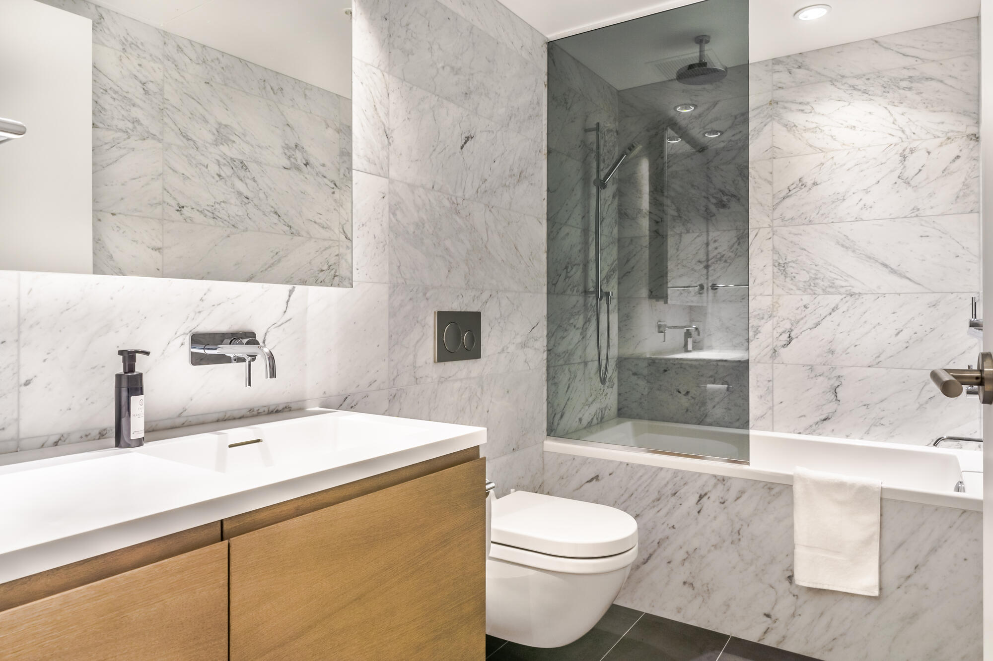 1289 hornby st vancouver 2