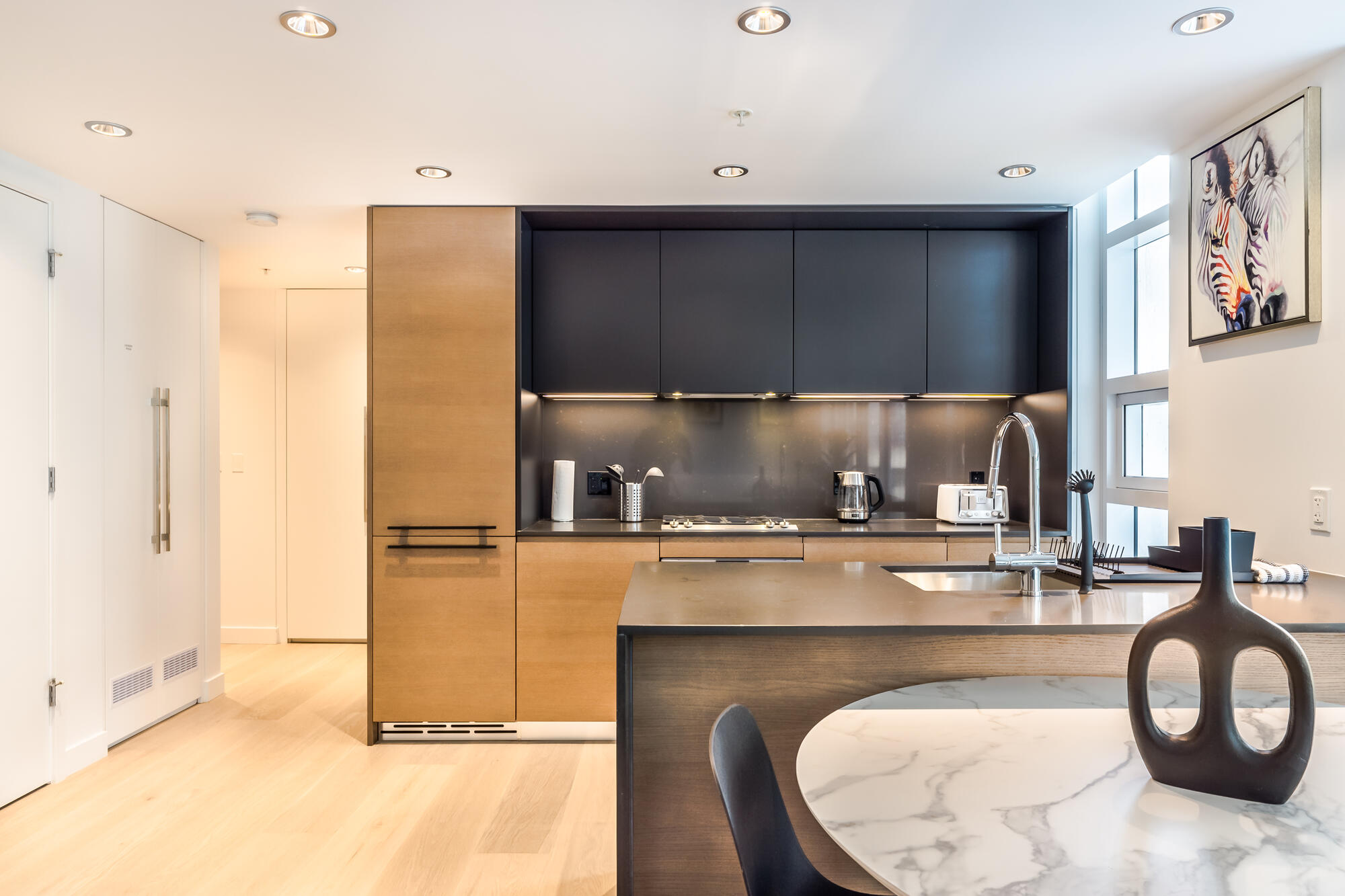 1289 hornby st vancouver