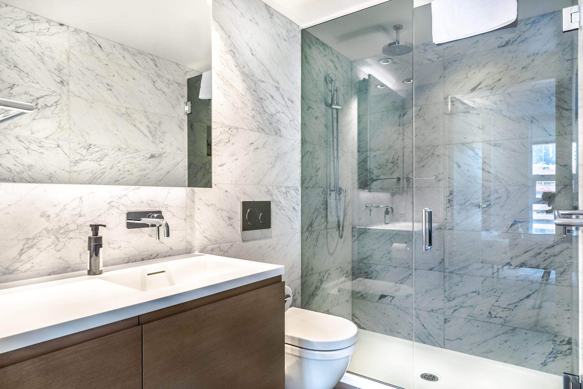 1289 hornby st vancouver 12