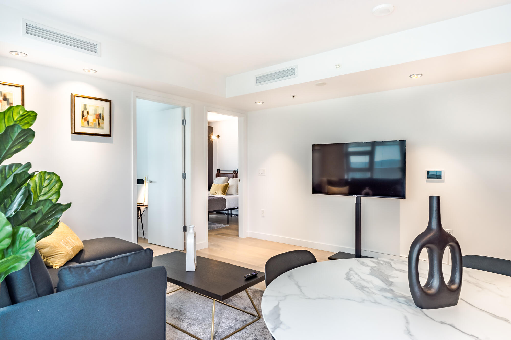 1289 hornby st vancouver 13