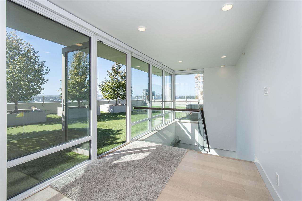 1550 Fern St North Vancouver 14