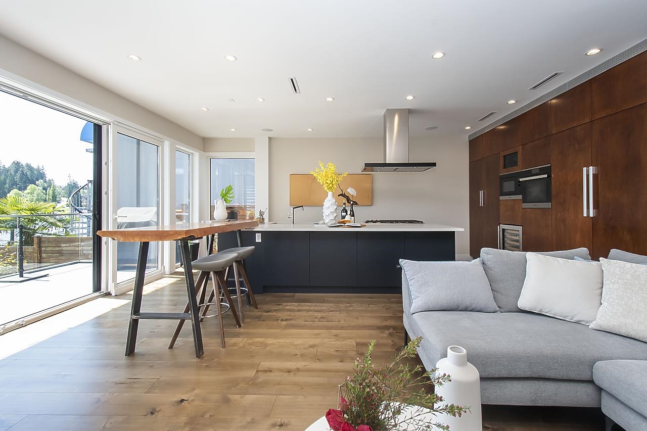 2552 Panorama Rd North Vancouver 7