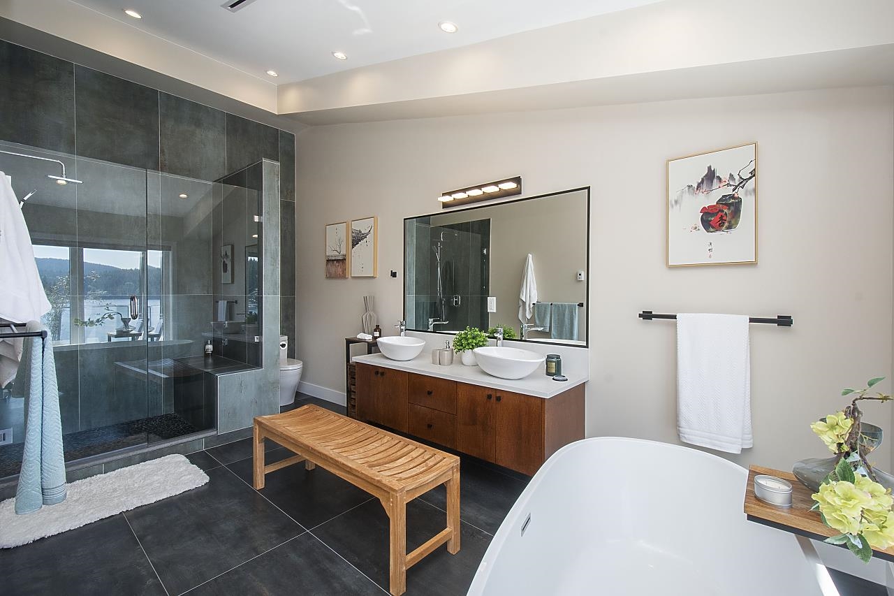 2552 Panorama Rd North Vancouver 10