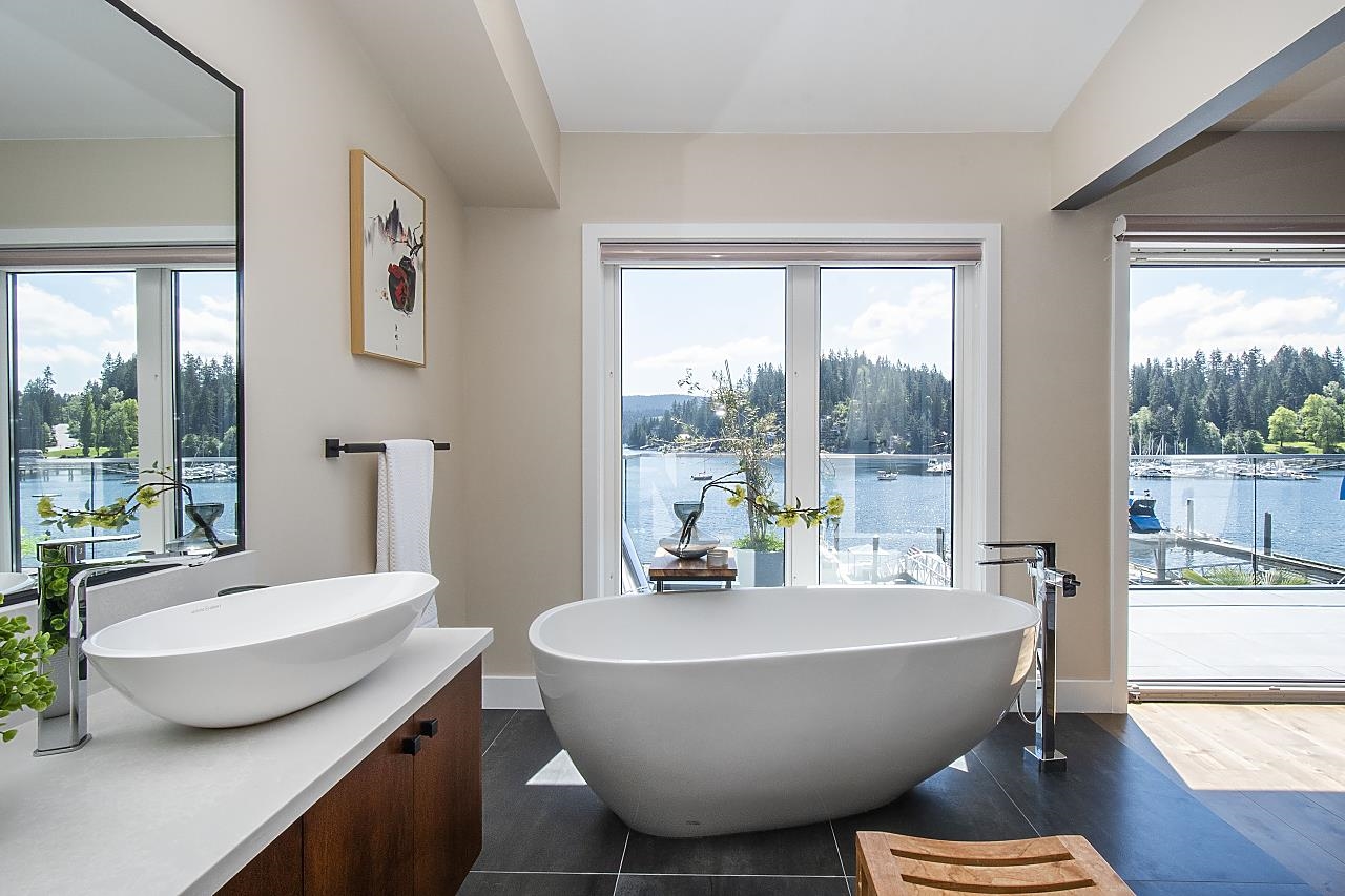 2552 Panorama Rd North Vancouver 11