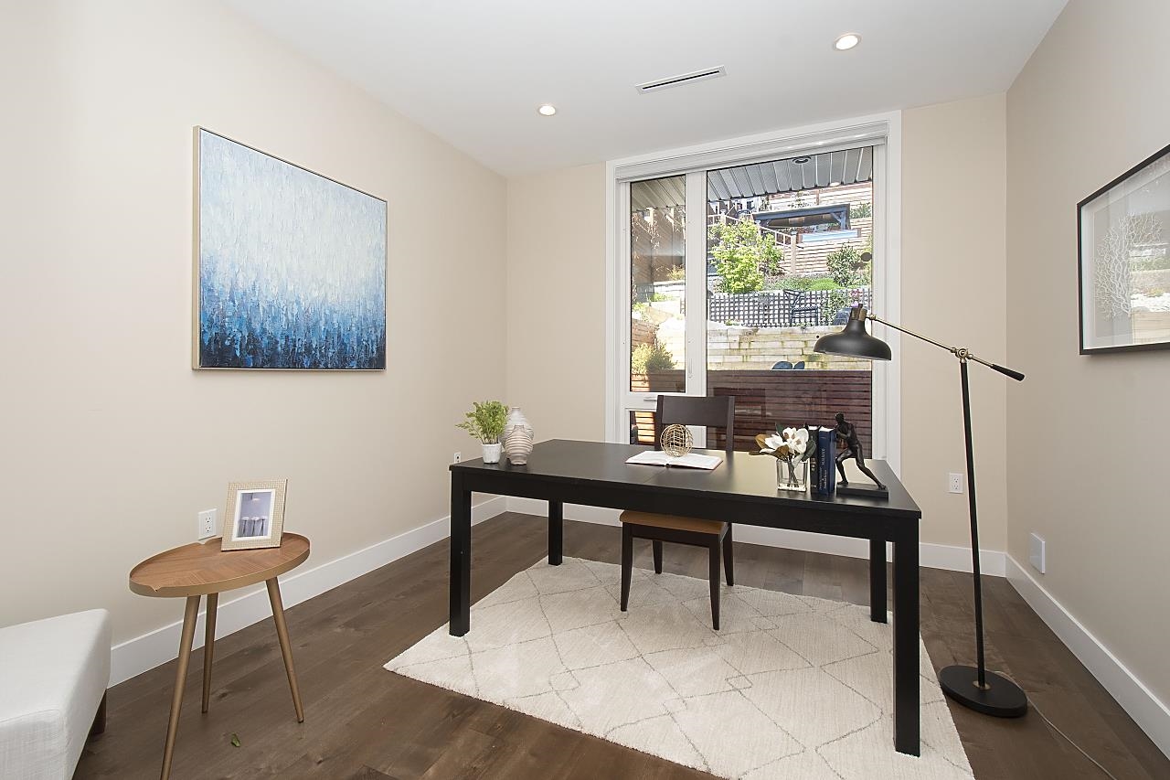 2552 Panorama Rd North Vancouver 12