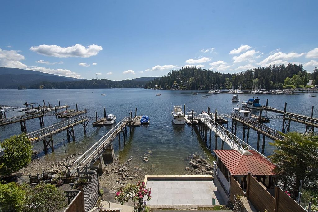 2552 Panorama Dr North Vancouver