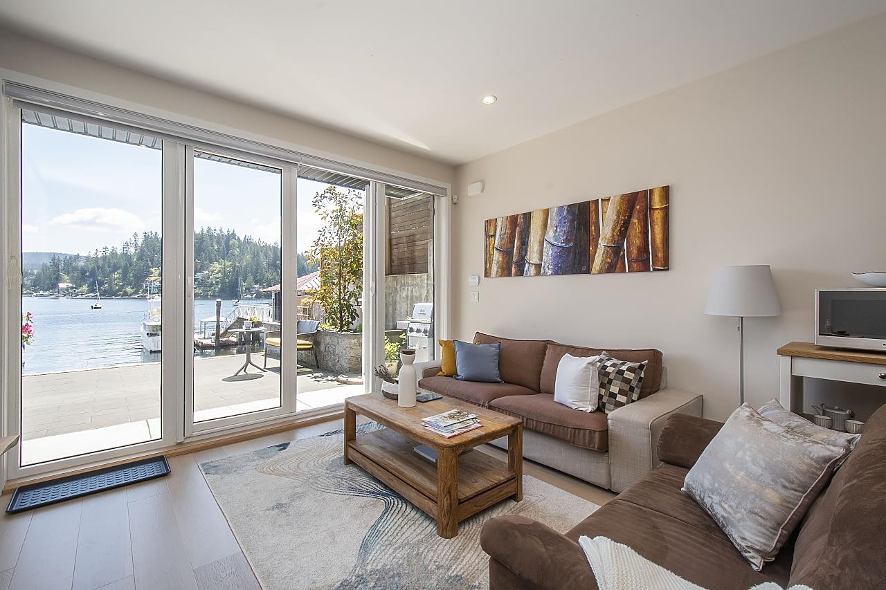 2552 Panorama Rd North Vancouver 14