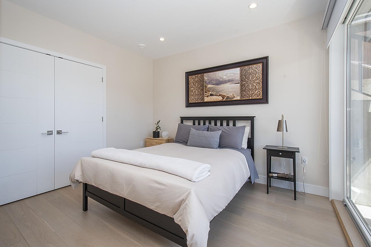 2552 Panorama Rd North Vancouver 16