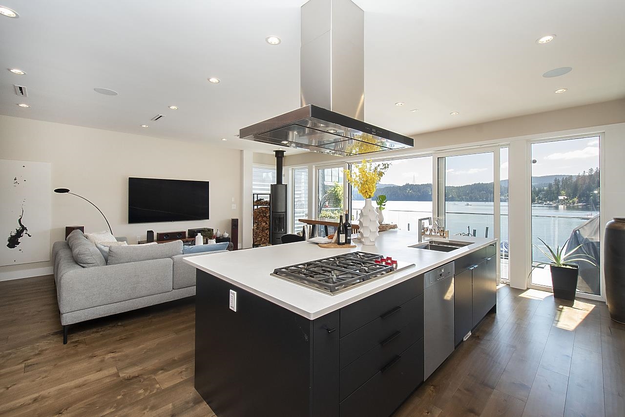 2552 Panorama Rd North Vancouver 4