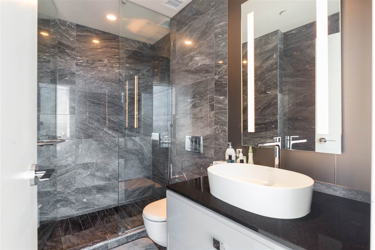 1151 W Georgia St 9