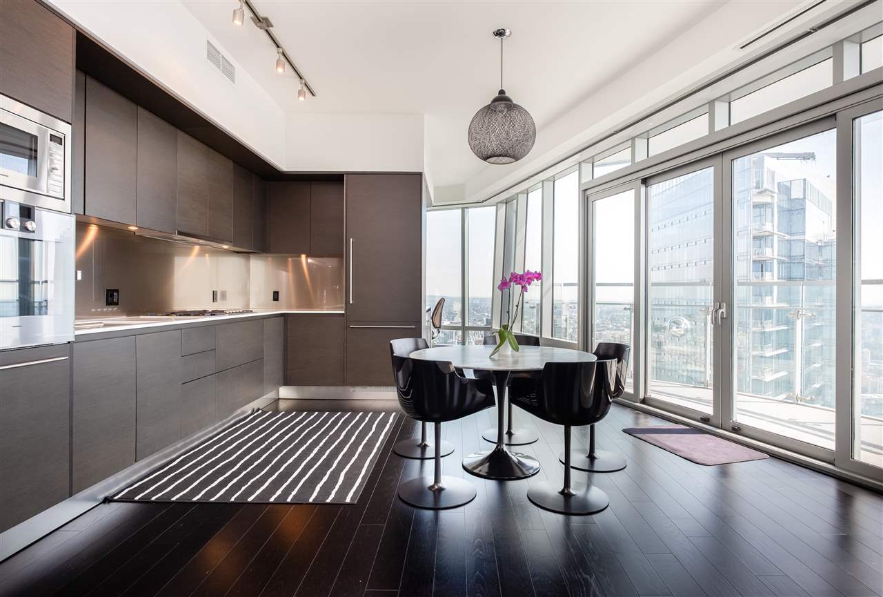 1151 W Georgia St 4