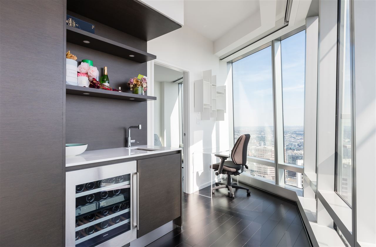1151 W Georgia St 6