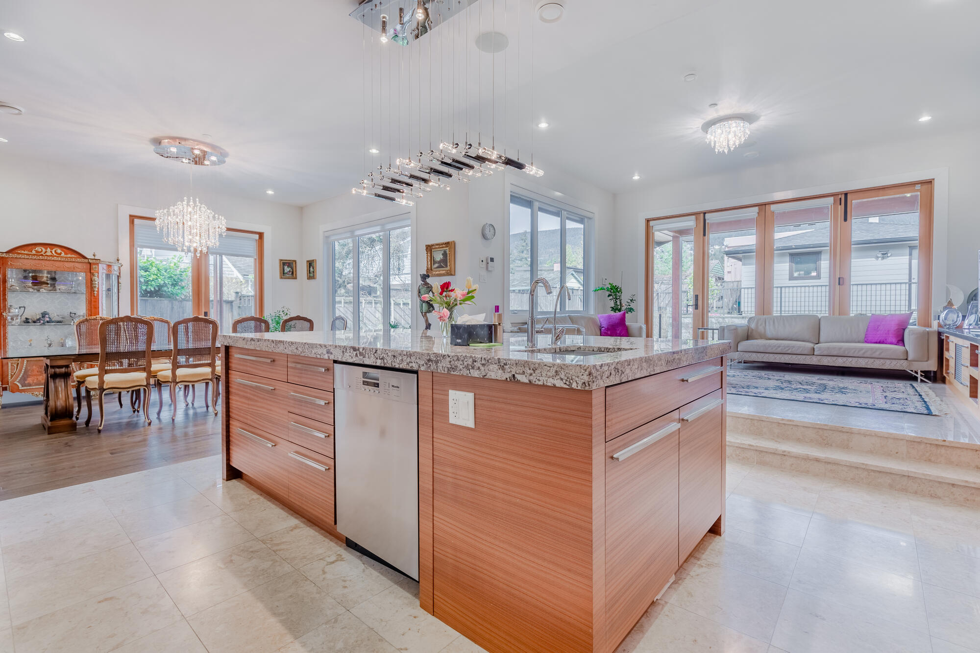 1175 Haywood Ave WEst Vancouver 5