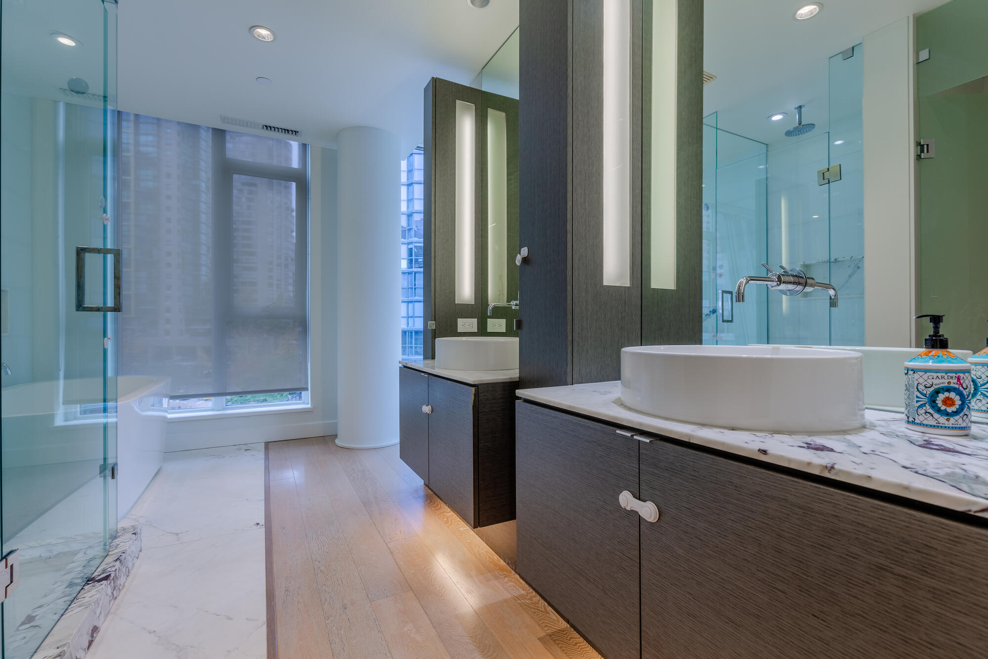 1409 W Pender Place 5