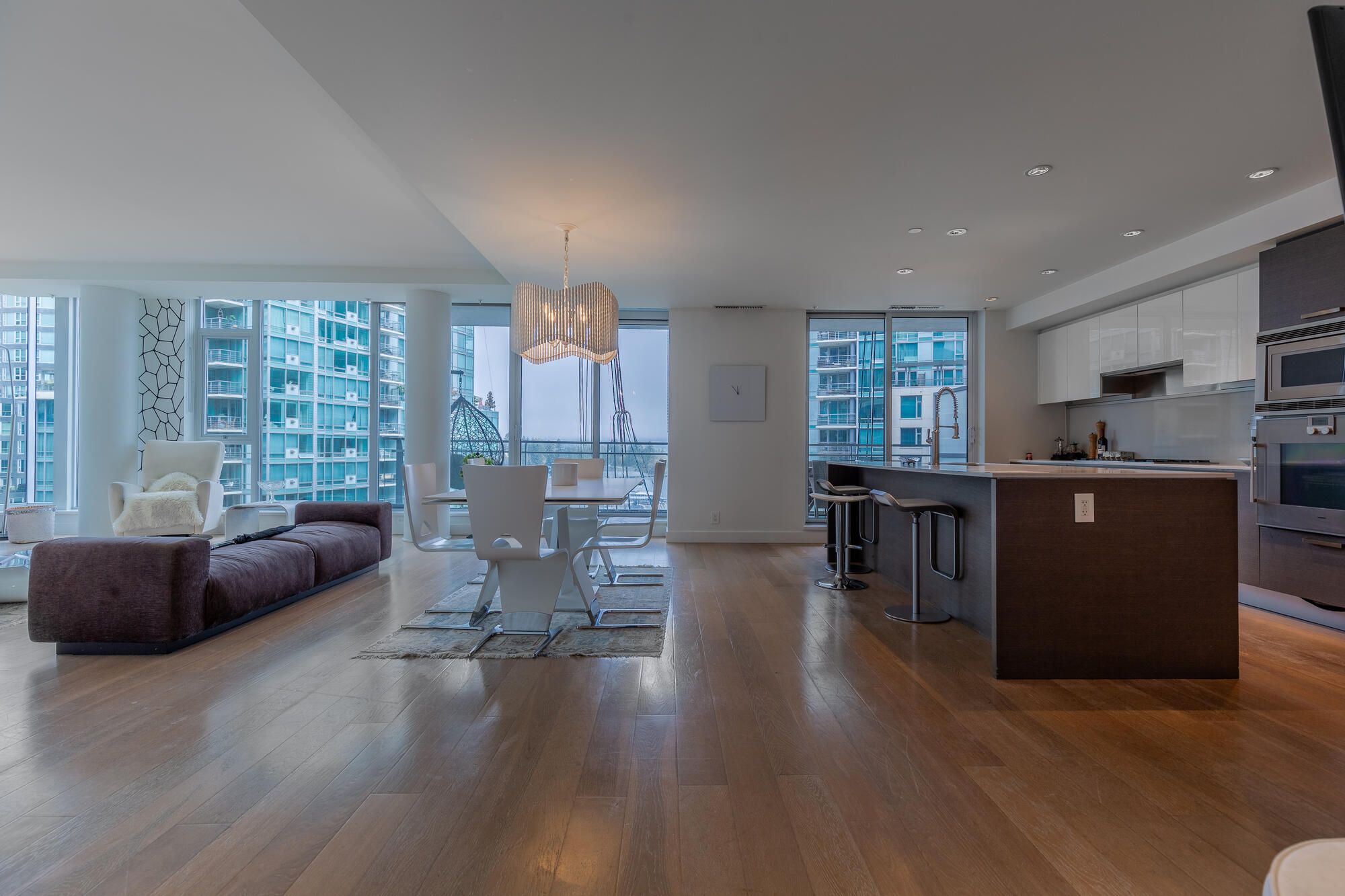 1409 W Pender Place 9