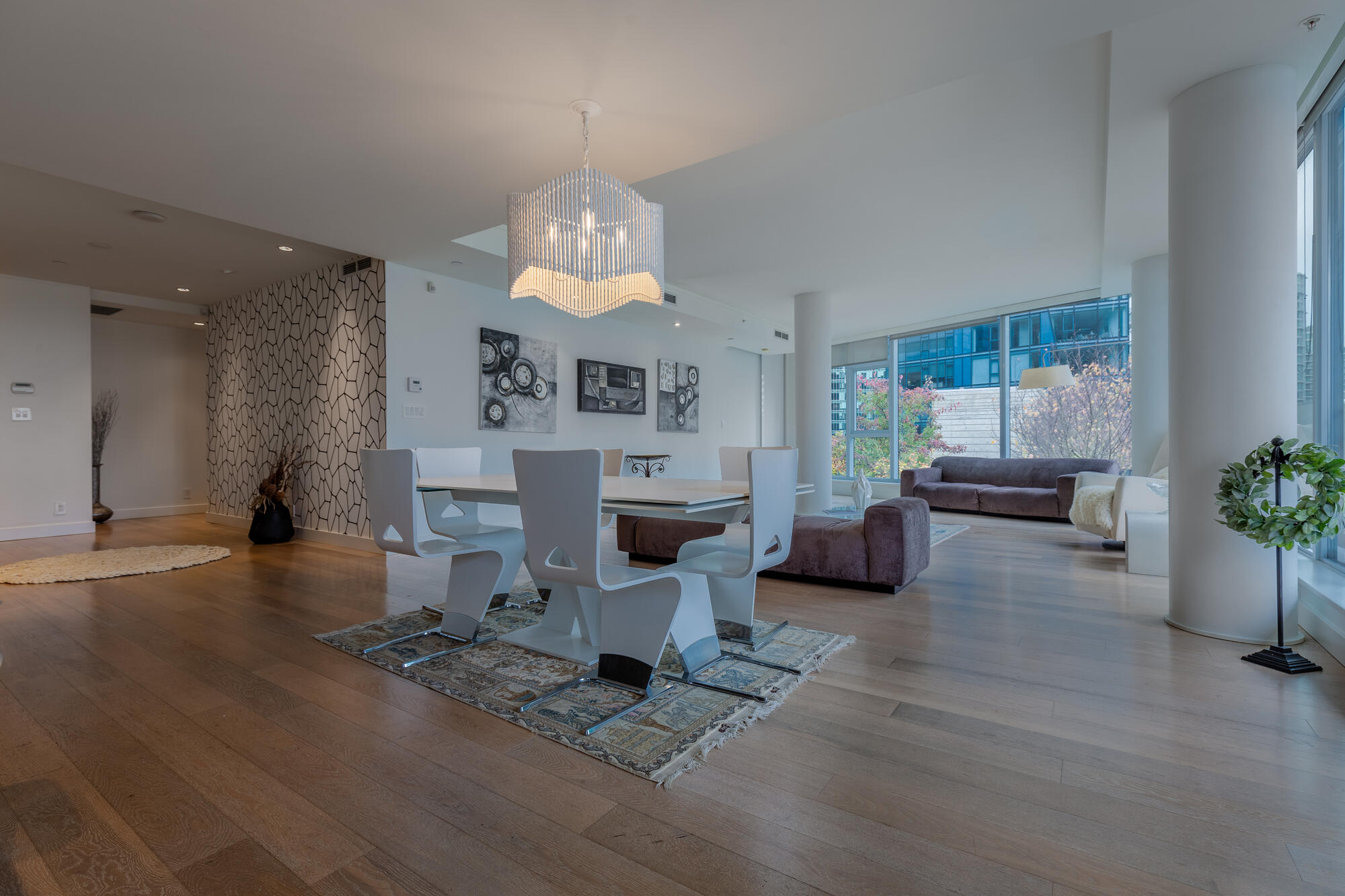 1409 W Pender Place 11