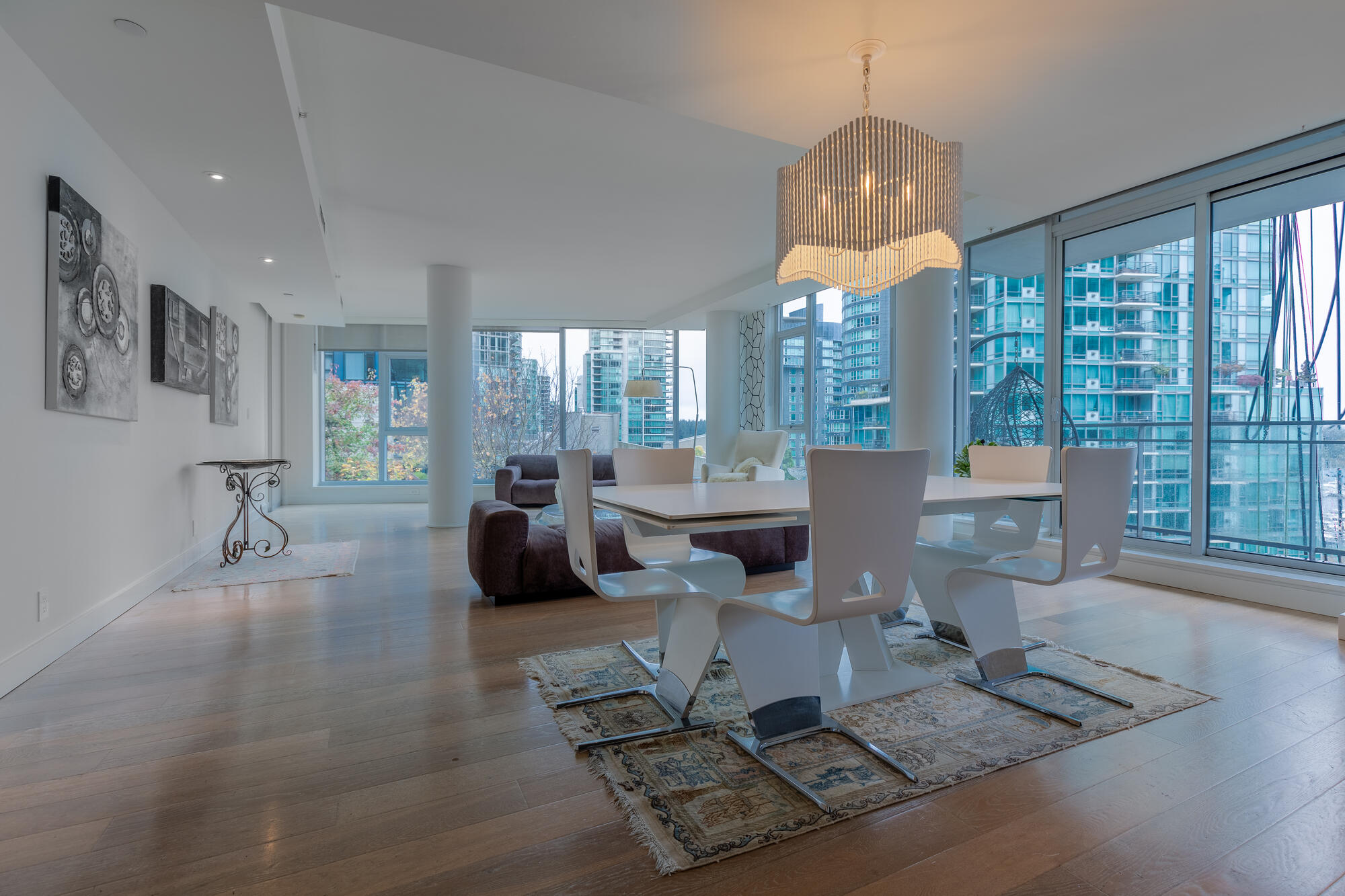 1409 W Pender Place 12