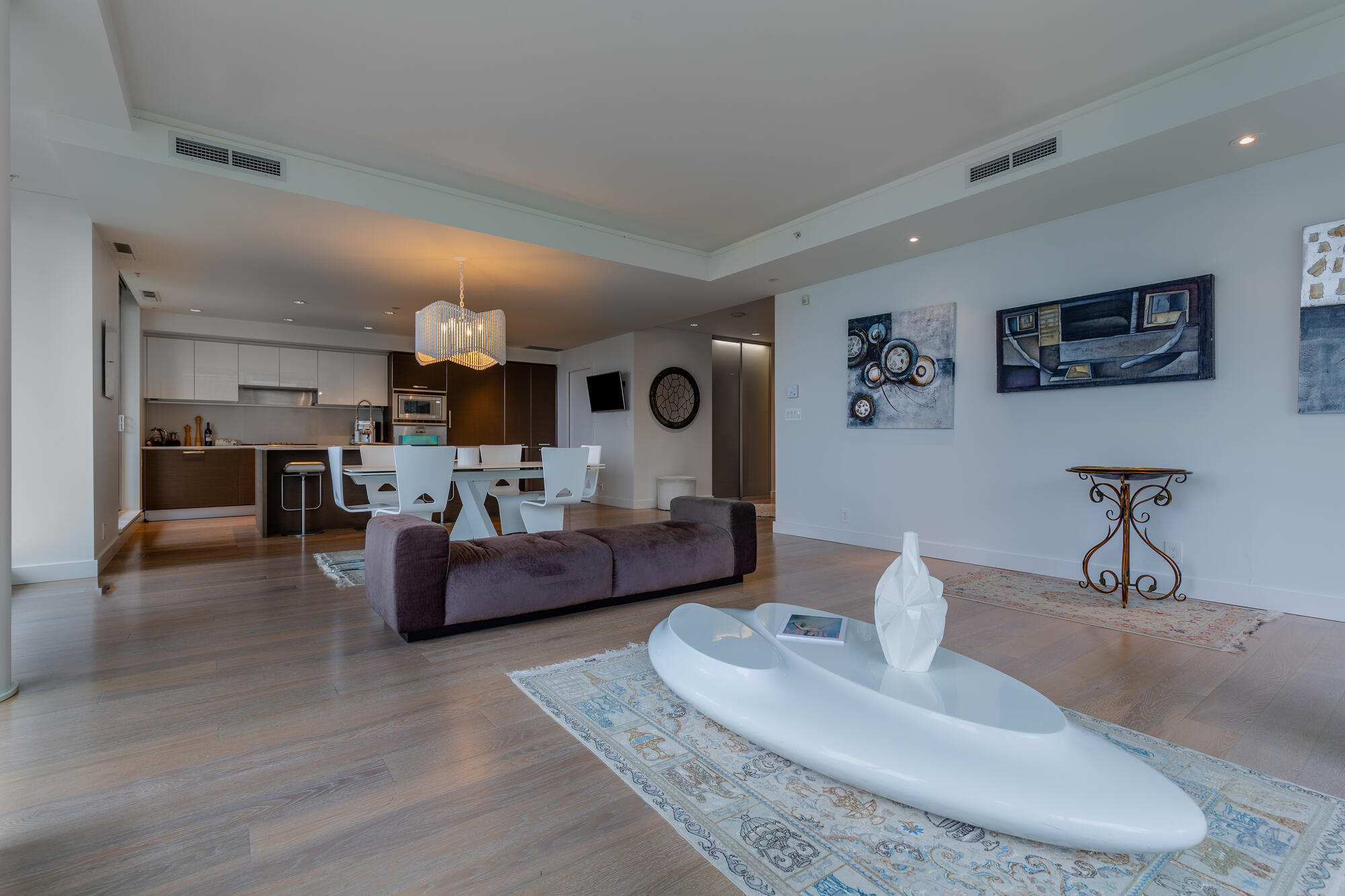 1409 W Pender Place 14