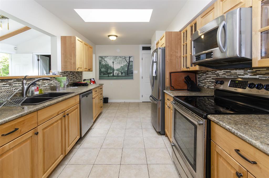 1215 ottaburn drive west vancouver 6